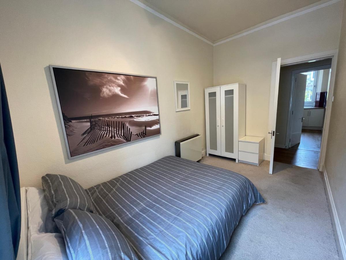 Beautiful 2 Bedroom Apartment- Prime Location, Aberdeen Centre Exterior photo