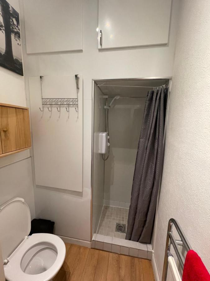 Beautiful 2 Bedroom Apartment- Prime Location, Aberdeen Centre Exterior photo